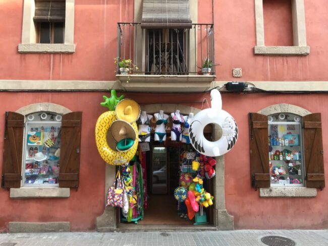 La Barceloneta shops in Barcelona by Clara De Nadal Trias